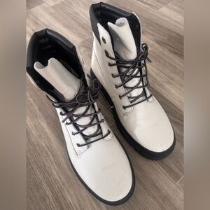 Women’s White and Black Timberland Boots 8.5